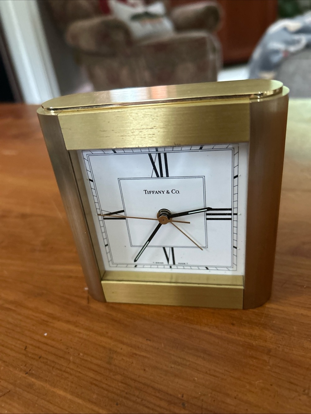 VTG  WORKING TIFFANY & CO HEAVY BRASS SHELF MANTLE DESK CLOCK " SWISS QUARTZ